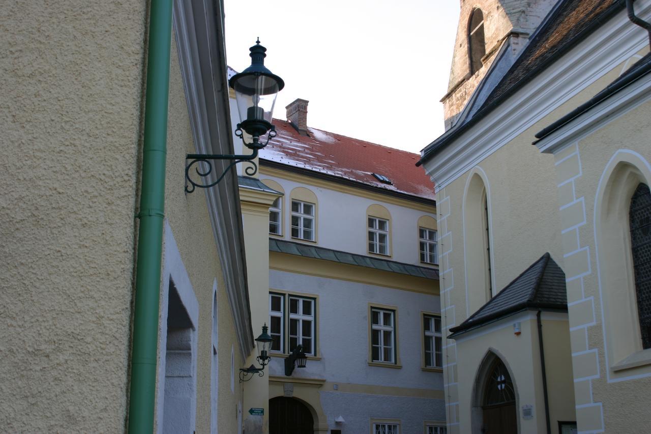 Schloss Gumpoldskirchen Exterior photo
