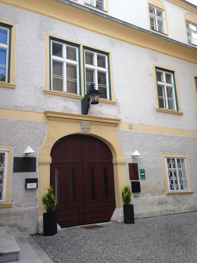 Schloss Gumpoldskirchen Exterior photo