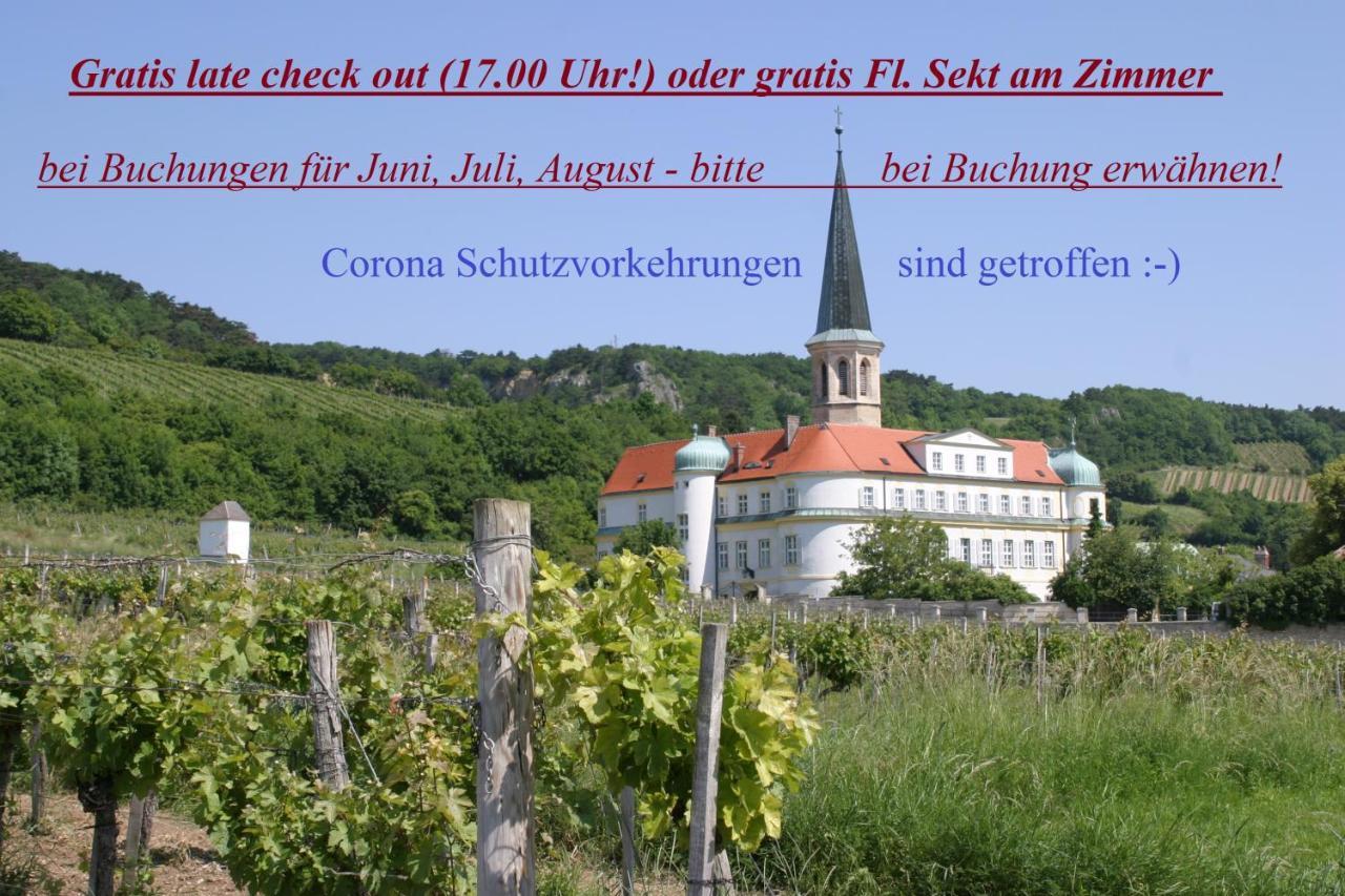 Schloss Gumpoldskirchen Exterior photo